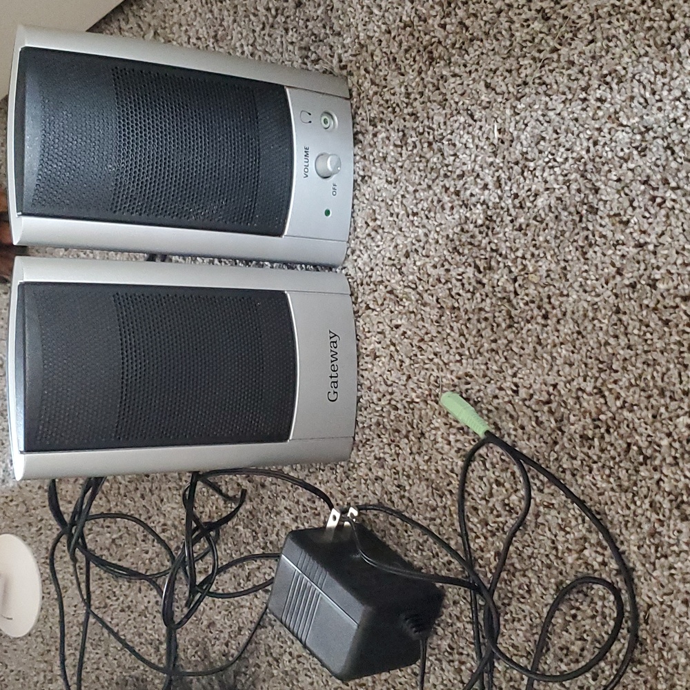 Computer speakers